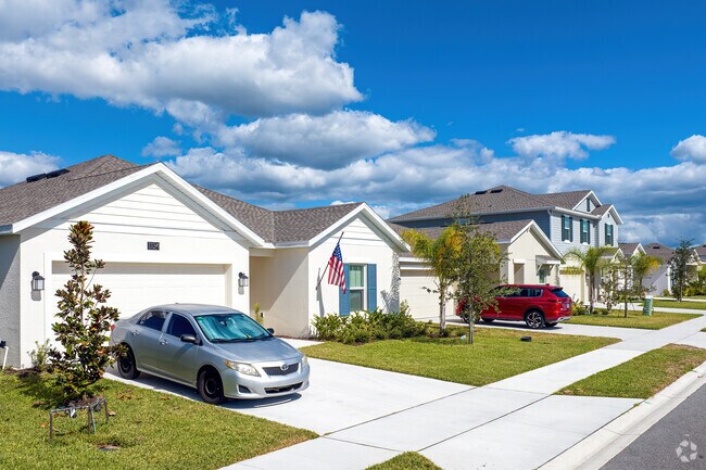 Osteen features both single and two-story homes throughout the area.