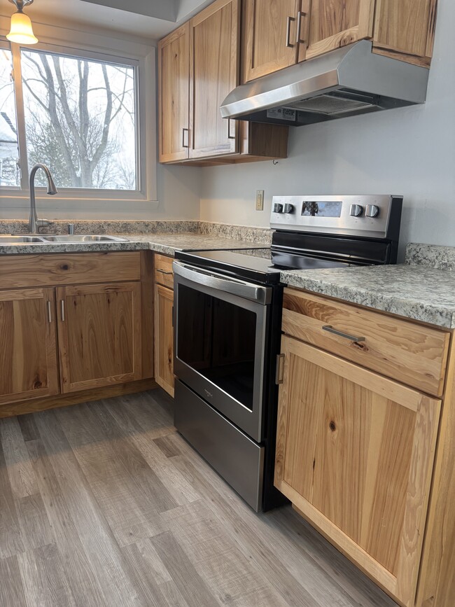 W557 Mary Ln, Brodhead, WI 53520 - photo 6