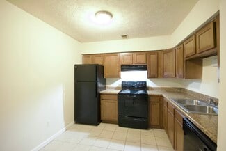 285 Scandia Cir Unit 2x2, Athens, GA 30605