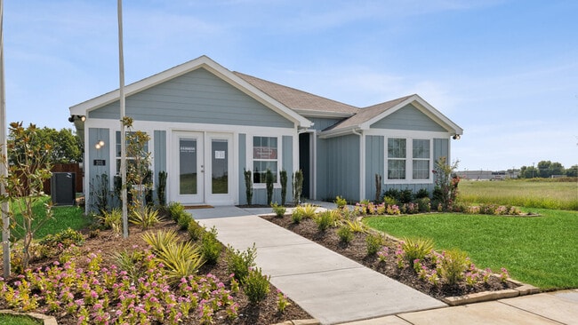 201 Seratoga St unit 36201410, Corsicana, TX 75110 - photo 2