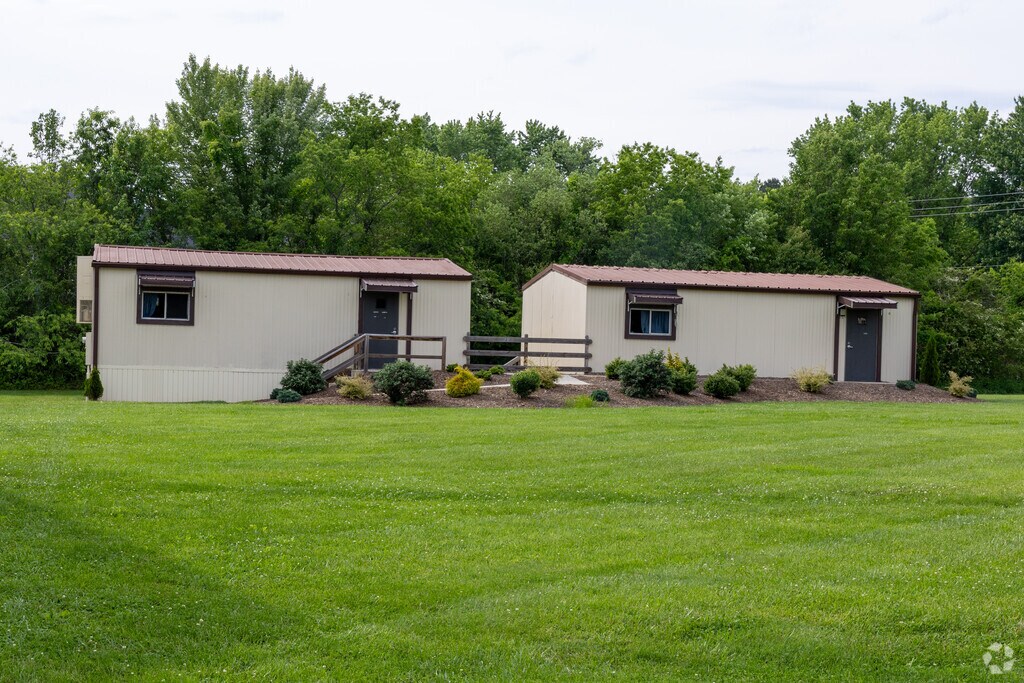 Imago Dei is a small private christian school serving the Mills River area of Asheville.