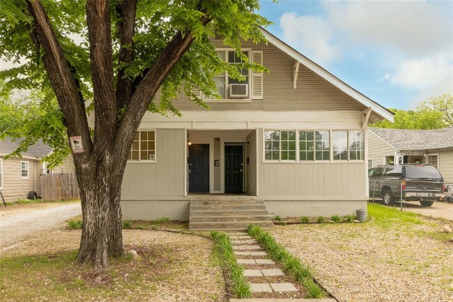 2317 Gilford St unit B, Dallas, TX 75235 - photo 2