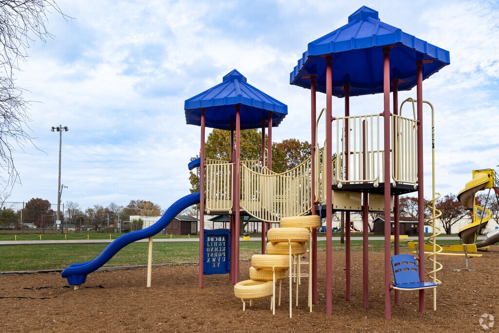 Discover endless fun at Cahokia Park’s playground, perfect for all ages.