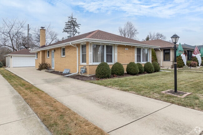 Mid century family homes are some of the most common homes in Elmhurst.