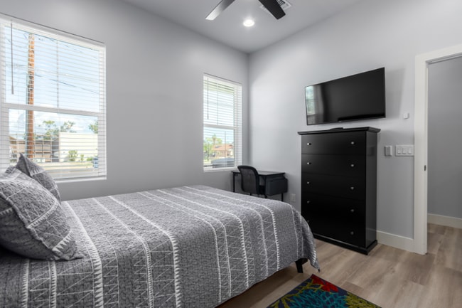 148 N Hibbert unit 101, Mesa, AZ 85201 - photo 2