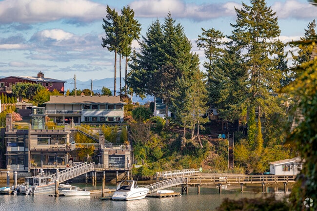 Quintessential Harborview Dr homes with a coastal mountain vibe in Gig Harbor North.