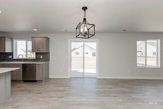 986 W Cub River Dr, Meridian, ID 83642