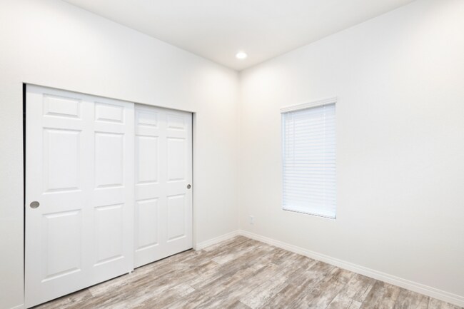 35312 Santa fe St, Daggett, CA 92327 - photo 4