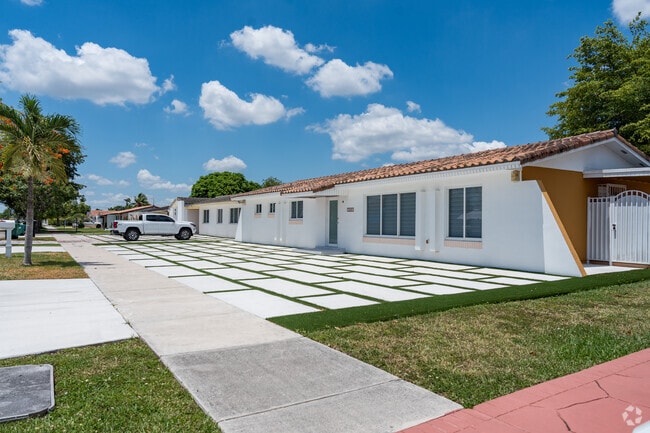 Many newly renovated homes can be seen around University Park.
