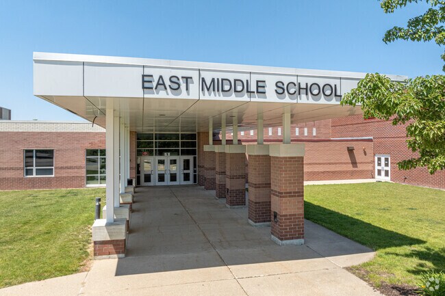 East Rockford Middle School is a public school located in Rockford, Michigan.
