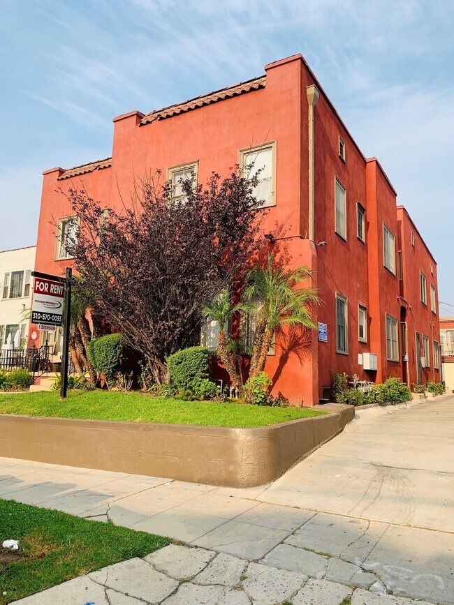 1287 Queen Anne Place, Los Angeles, CA 90019