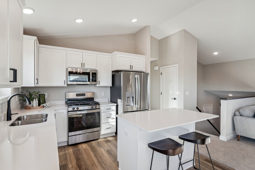 1. Kitchen 1.jpg