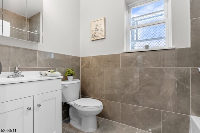 22 Speedway Ave unit First Floor, Newark, NJ 07106 - photo 6