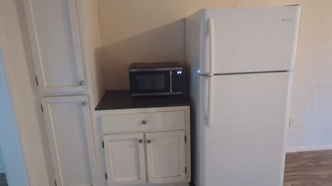 405 N Clegg St, Trinity, TX 75862 - photo 4