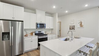 101 Scotland, Harmony, PA 16037