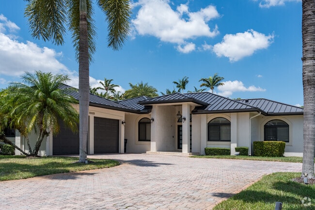 Larger homes on larger lot sizes can be found throughout University Park.