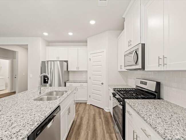 1608 Switchback Cir, Moore, SC 29369 - photo 4