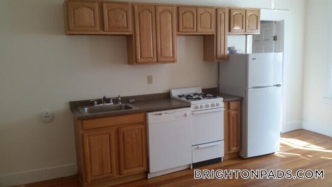 1615 Commonwealth Ave unit 6, Brighton, MA 02135 - photo 2