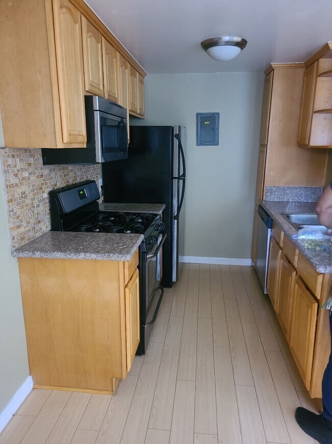 2332 Ontario St N Unit G, Burbank, CA 91504
