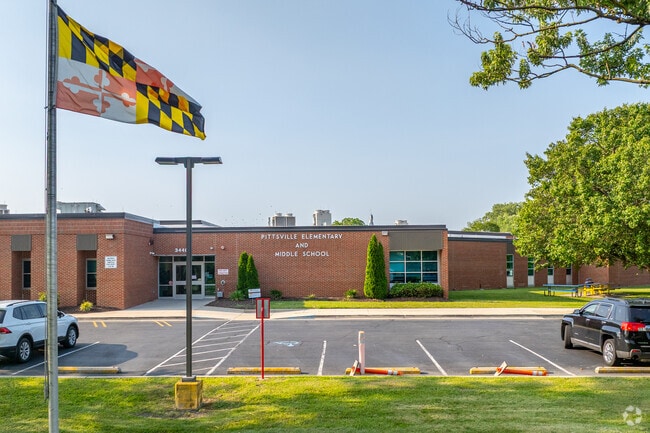Pittsville Elementary and Middle School has a student-teacher ratio of 10 to 1.