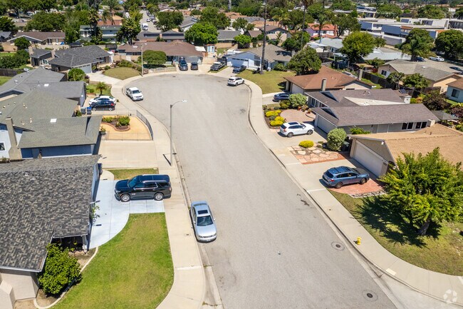 You can find many cul-de-sacs providing a quite street to live on.