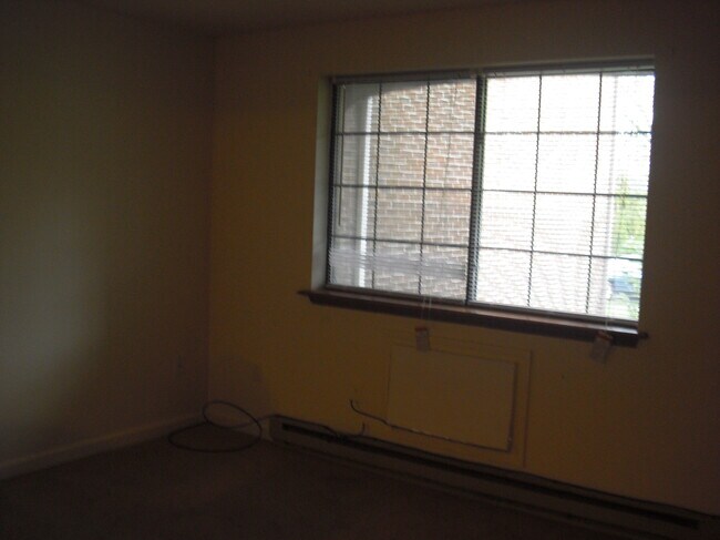 150 Mark Ln unit Q1, Waterbury, CT 06704 - photo 4