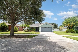 10833 Standing Stone Dr, Wimauma, FL 33598
