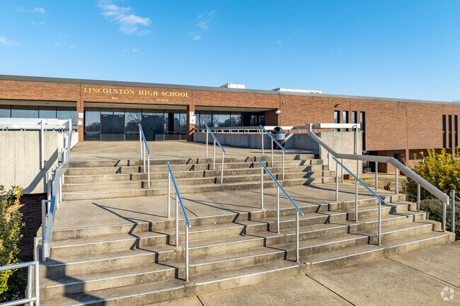 Lincolnton High School receives an impressive A- from niche.com.