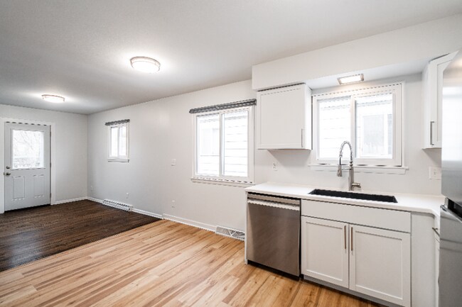 638 S 66th St unit Upper, Milwaukee, WI 53214 - photo 4