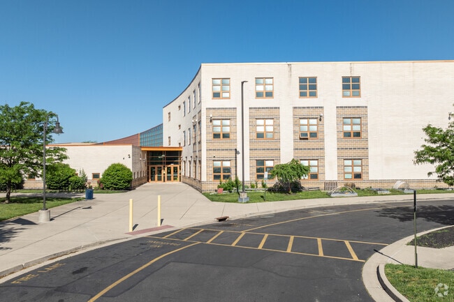 Roosevelt Elementary School has approximately 331 students.