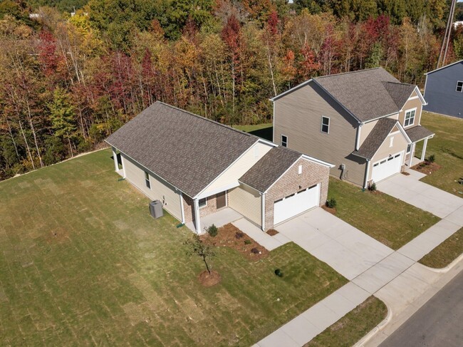 1411 Pond Overlook Dr, Nashville, NC 27856 - photo 7