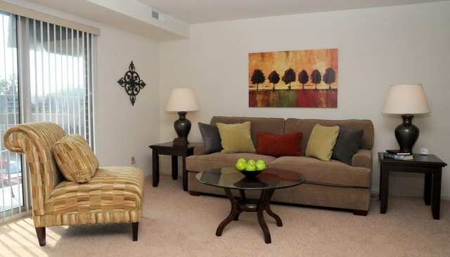 Islander Apartments, Middleburg Heights, OH 44130 - photo 6