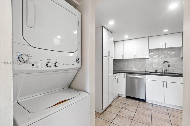 6241 SW 116th Place, Miami, FL 33173 - photo 7