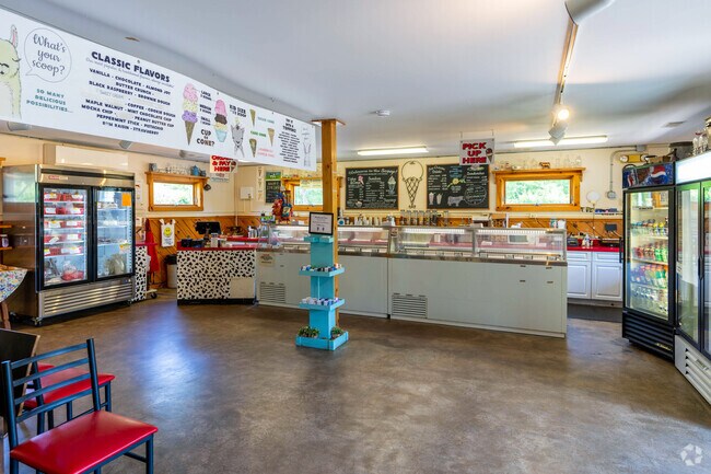 Granville families flock to Gran-Val Scoop for homemade ice cream and treats.