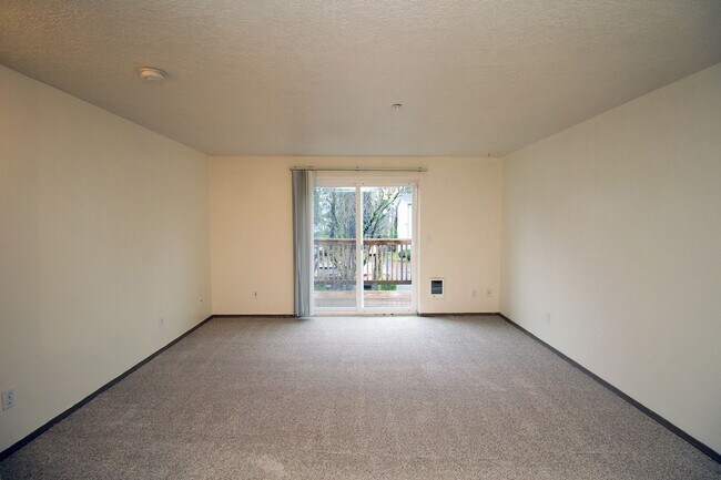 17-23-23 SE 127th Ave unit 17-02, Portland, OR 97233 - photo 5