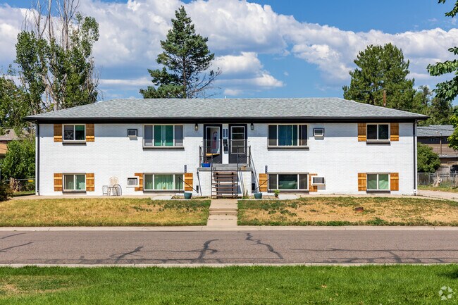 The median home price hovers around $450,000, ranging from the $300,000s to the $500,000s.