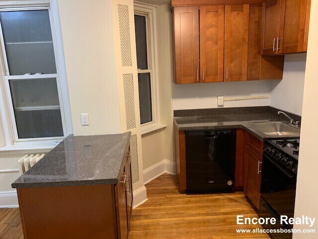 1788 Beacon St unit 8C, Brookline, MA 02445 - photo 2