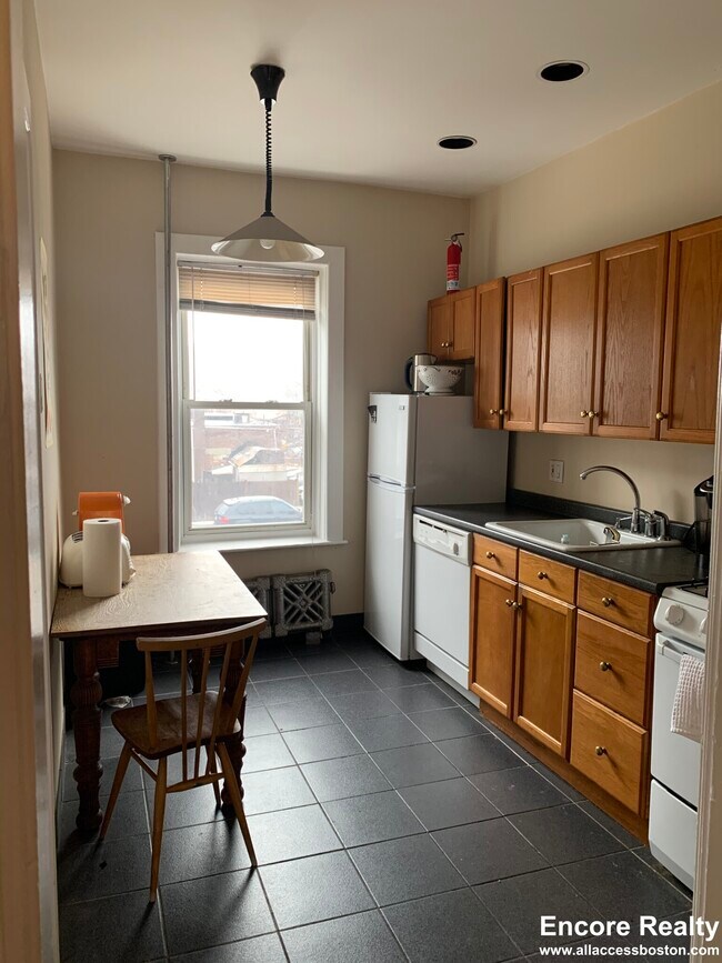33 Highgate St Unit 4, Boston, MA 02134