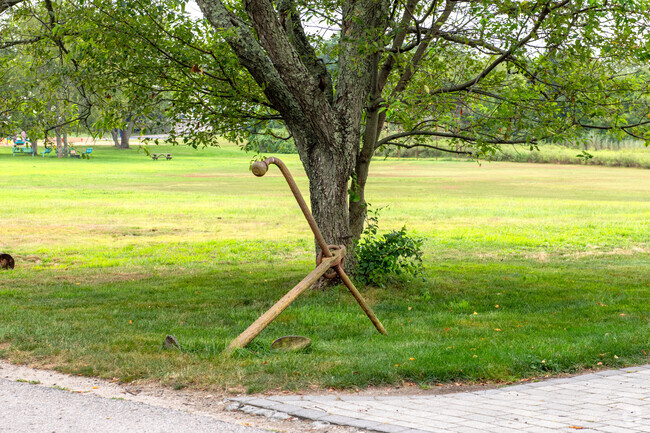 With water on all sides, the Common Fence Point neighborhood has a rich nautical heritage.