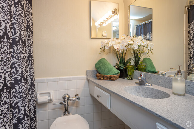 Studio, 1BR - 400SF