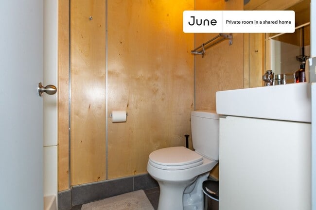 3305 7th St NE unit E, Washington, DC 20017 - photo 4