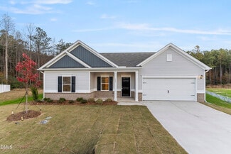 521 Olivia Crossing Ct, Four Oaks, NC 27524