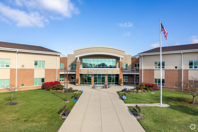 Five Points Elementary School is located in Clearcreek Township.