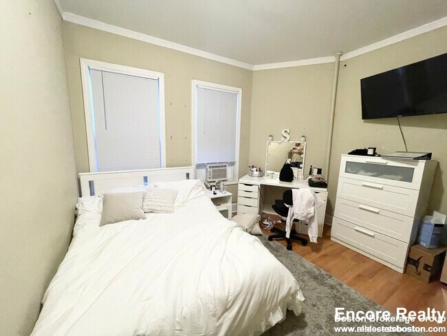 17 Sachem St unit 1, Roxbury Crossing, MA 02120 - photo 4