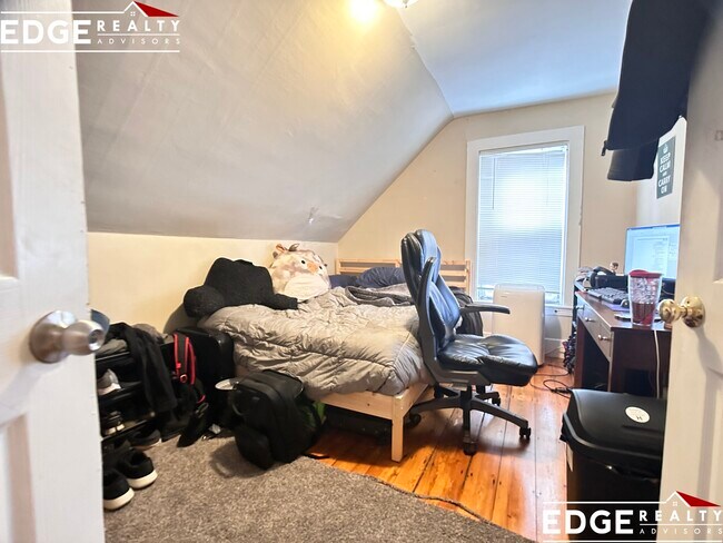 43 Pratt St unit 2, Allston, MA 02134 - photo 4