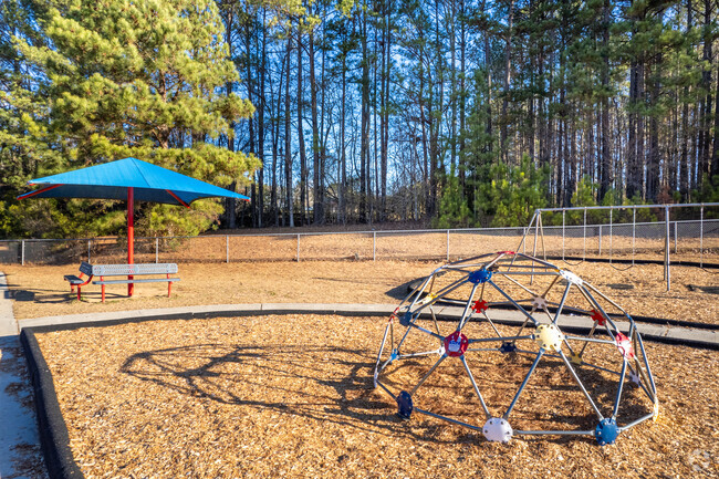 Spring Hill Elementary School has a student-teacher ratio of 13 to 1.