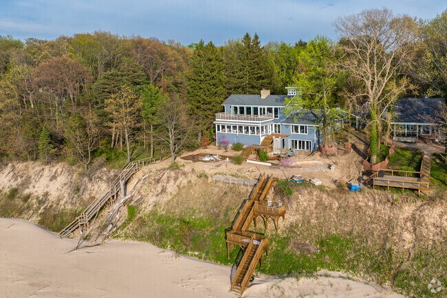 Large, lakefront homes in Shorewood-Tower Hills-Harbert have steep stairs leading to the beach.