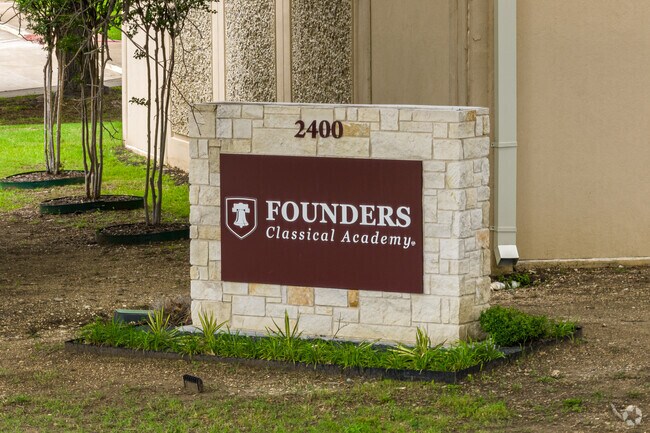 Founders Classical Academy
students become lifelong learners in Trinity Mills.