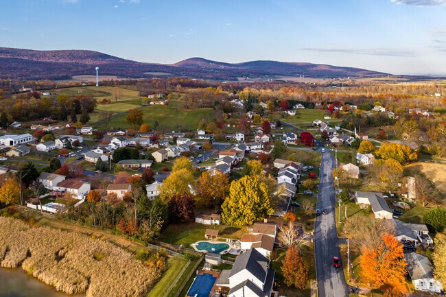 Thurmont sunsets paint the sky with vibrant colors.
