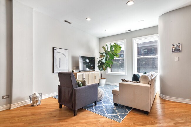 3047 N Clybourn Ave unit 1, Chicago, IL 60618 - photo 4